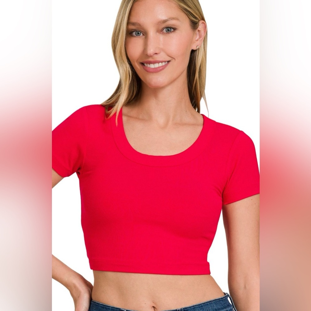 Zenana Ribbed Scoop Neck Crop Short Sleeve Top